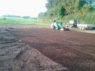 grondwerken grond gelijk trekken maken